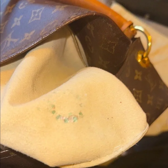 AUTHENTIC Louis Vuitton Artsy Handbag - Picture 6 of 8